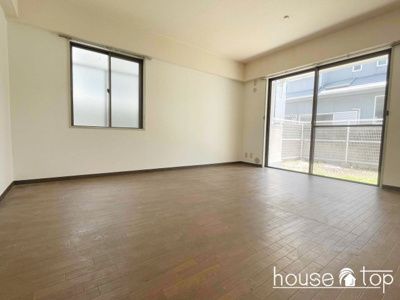 【居間・リビング】 | メゾン・ド・甲子園二番町(甲子園駅・鳴尾北小学校区・学文中学校区)