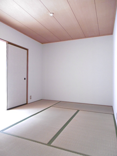 アーバンライフ津福【10,000円キャッシュバック対象物件】の子供部屋|ゆったりした子供部屋です