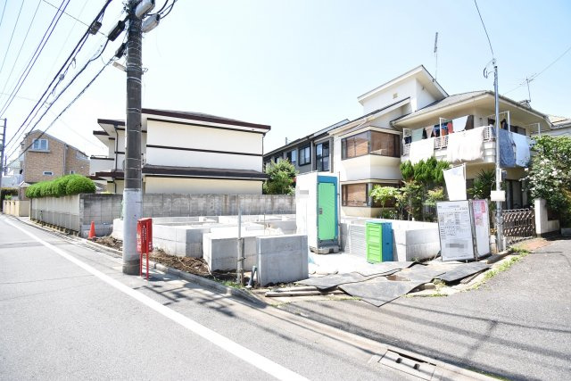 【外観】 | ～広々20.5帖のLDK ゆったり過ごせる５LDK～ | ～広々20.5帖の大型LDK　ゆったり過ごせる５LDK～
■陽当り良好の東南角地
■水廻りワンフロア集約で生活動線良好
■テレワークでも安心の５LDK