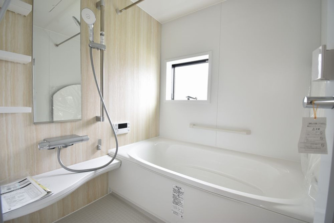 【浴室】 | ～大型ルーフバルコニー 全室南向き大型４LDK～ | 売主施工例(浴室)