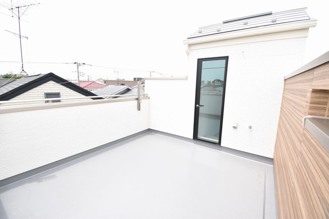 【バルコニー】 | ～大型ルーフバルコニー 全室南向き大型４LDK～ | 売主施工例(ルーフバルコニー)