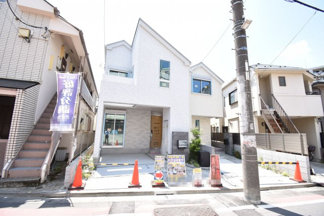 【外観】 | ～大型ルーフバルコニー 全室南向き大型４LDK～ | ～大型ルーフバルコニー♪ 全室南向の大型４LDK～
■地震に安心 「木造住宅用制震ダンパー」採用住宅
■水廻りワンフロア集約型で生活動線良好