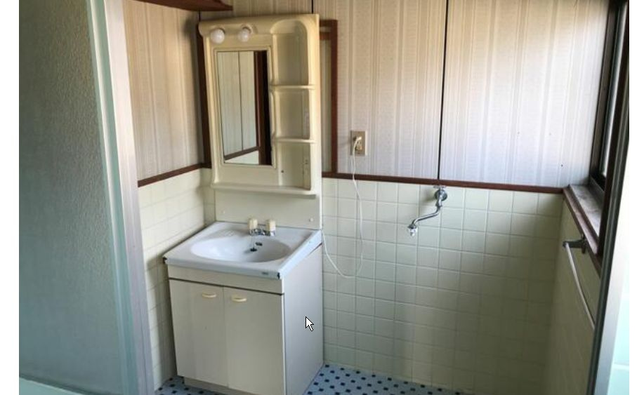 都城市蓑原町の中古一戸建の洗面所