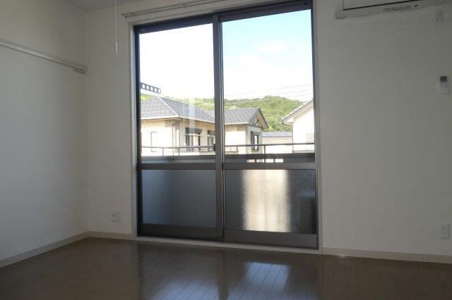 アンシャンテ新田Ｂの居間・リビング|洋室