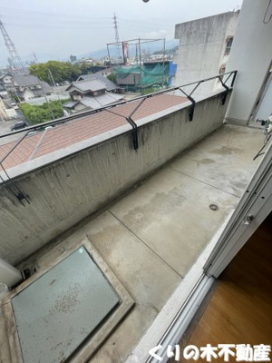 【バルコニー】 | 平和ビル | バルコニー付きです