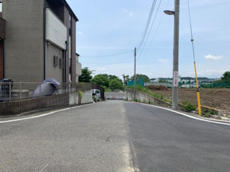 【前面道路含む現地写真】