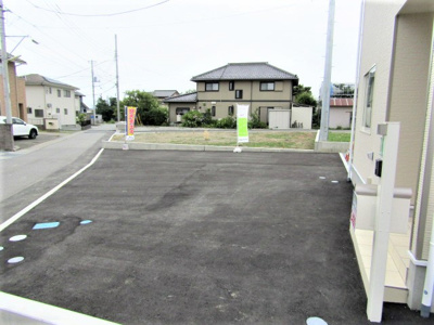 【駐車場】 | クレイドルガーデン　南アルプス市野牛島5号棟 | 駐車場に車を止められます