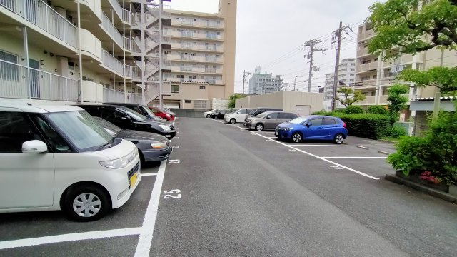 イトーピア鶴見の駐車場|駐車場です。