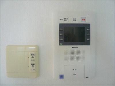 【セキュリティ】 | ライオンズ赤坂セントマークス | セキュリティ：インターホン※前回募集時の写真２０１５年８月撮影     （2015年8月撮影）