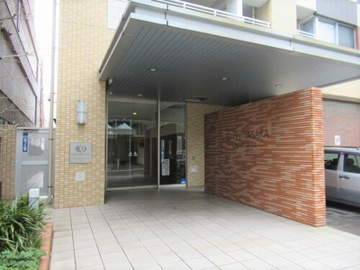 【エントランス】 | ライオンズ赤坂セントマークス | エントランス：マンションエントランス     （2021年1月撮影）