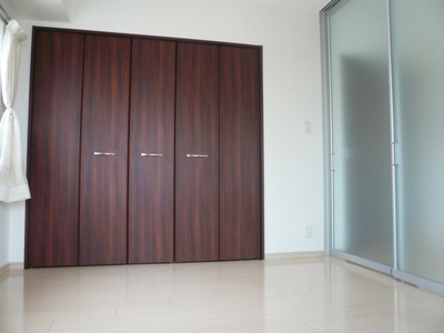 【収納】 | ライオンズ赤坂セントマークス | 収納：クロゼット※前回募集時の写真２０１５年８月撮影     （2015年8月撮影）