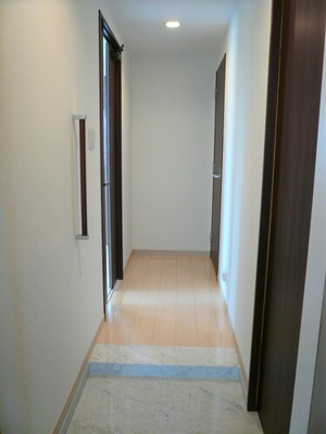 【玄関】 | ライオンズ赤坂セントマークス | 玄関：玄関※前回募集時の写真２０１５年８月撮影     （2015年8月撮影）