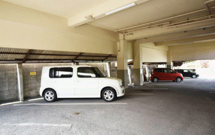 大石リバーサイドビルの駐車場