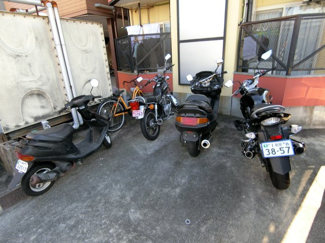 ラ・コート滝谷　A棟の駐車場