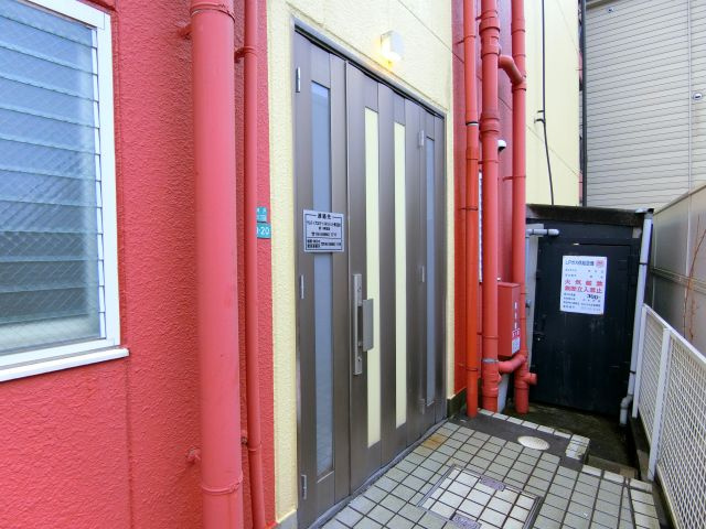 ラ・コート滝谷　A棟のエントランス