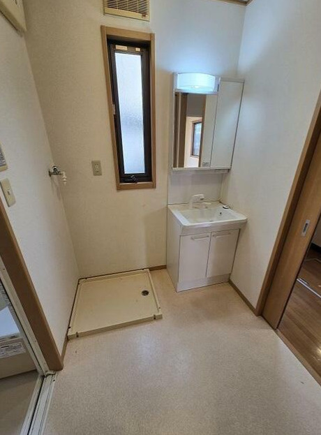 フラッツァ白山B棟の独立洗面台