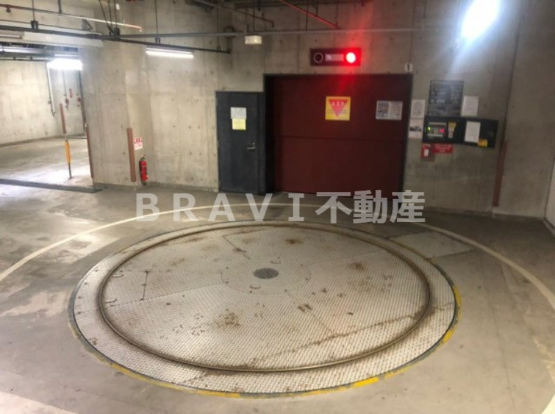 プラネ・ルネスプリングスタワー大阪 BRAVI不動産の駐車場|【プラネ・ルネスプリングスタワー大阪】駐車場
