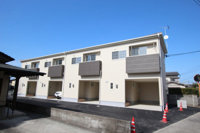 【外観】 | ヴァン・ヴェール | ガレージハウスです。