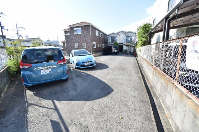 ステップハウス森山の駐車場