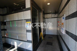 【エントランス】 | 建物の内部です
