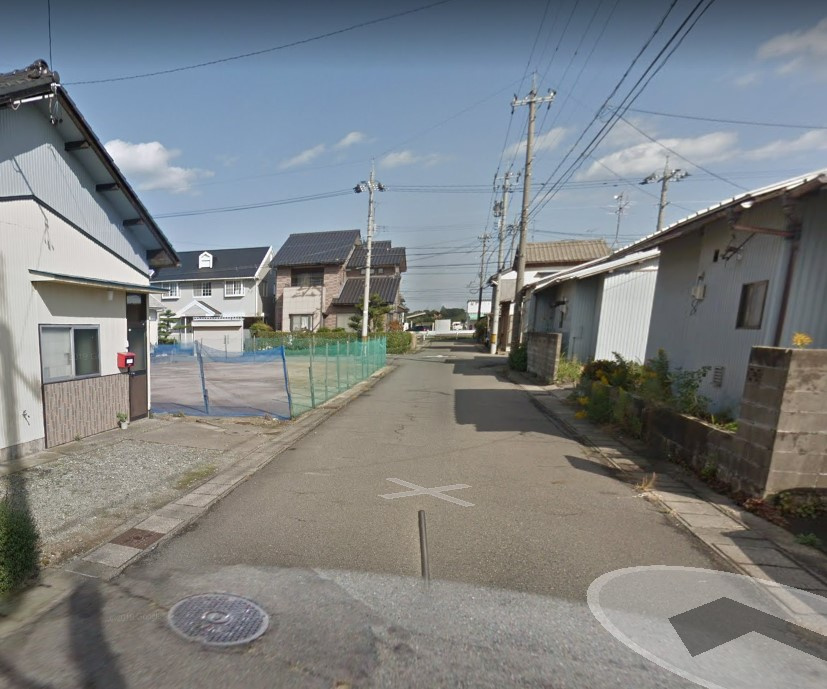 あわら市西温泉２丁目　土地の前面道路含む現地写真
