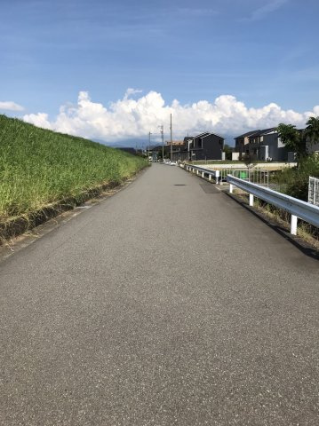 福井市舟橋新2丁目　土地の前面道路含む現地写真