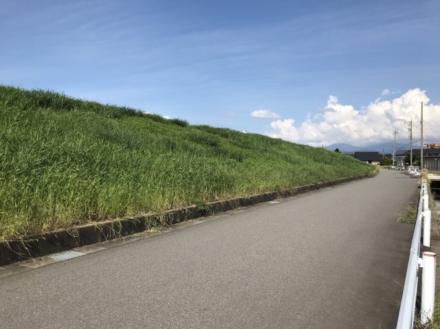 福井市舟橋新2丁目　土地の前面道路含む現地写真