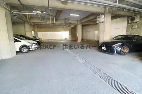 リーベルコートの駐車場|駐車場があるので、車を買う予定の方も安心です