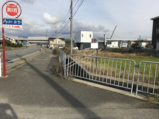 福井市上野本町３丁目土地の前面道路含む現地写真