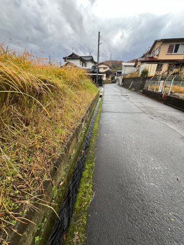 鯖江市入町　売り土地の前面道路含む現地写真