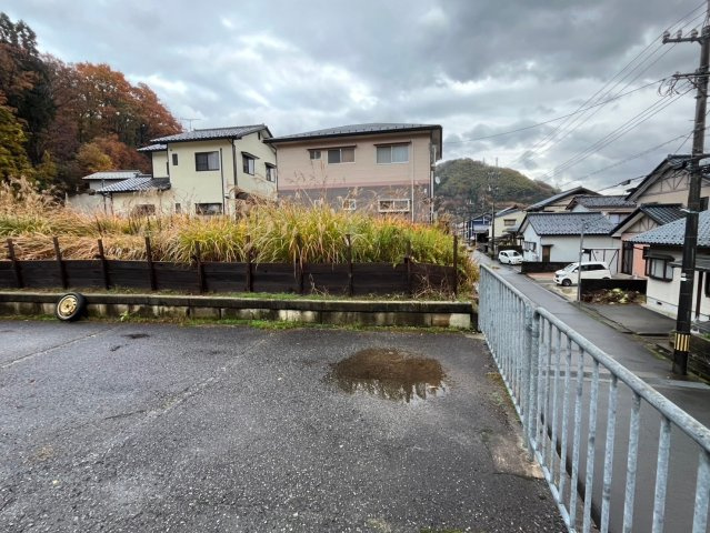 鯖江市入町　売り土地の前面道路含む現地写真