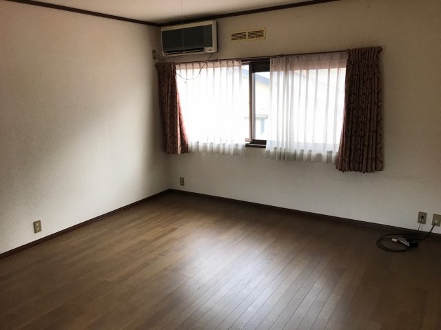 福井市中野２丁目　中古住宅の洋室