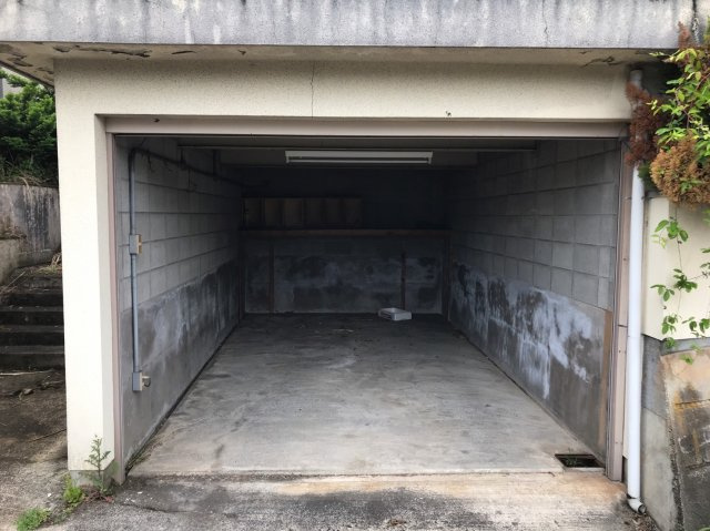 福井市中野２丁目　中古住宅の駐車場