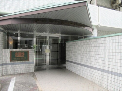 【エントランス】 | ライオンズプラザ博多駅南 | エントランス：マンションエントランス     （2021年7月撮影）