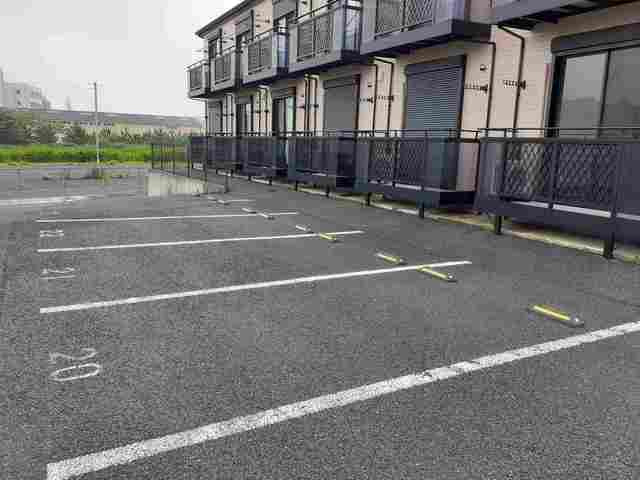 サンハイツ長者ヶ台Ｂ棟の駐車場