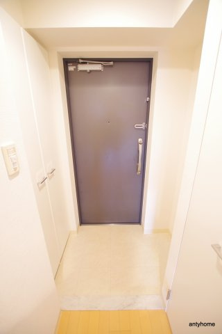 レジデンス京橋スクエア　仲介手数料無料の玄関