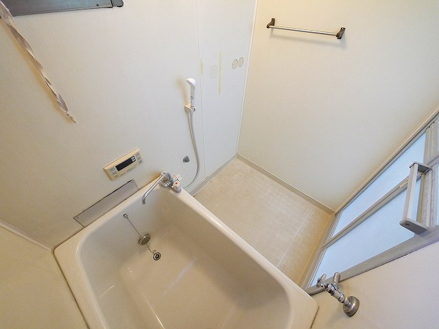 ヴィラ大安寺の浴室|ゆったり過ごせるお風呂です