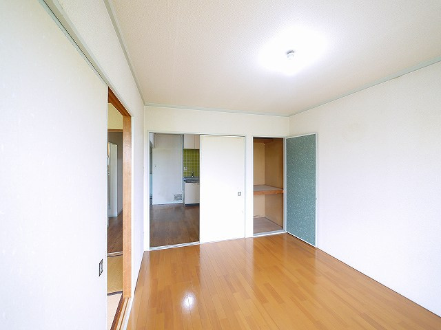 ヴィラ大安寺の寝室|ゆとりの広さです