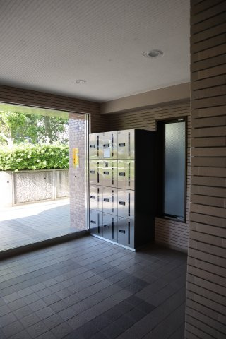 津田沼東パーク・ホームズ１番館のエントランス|宅配ボックス
