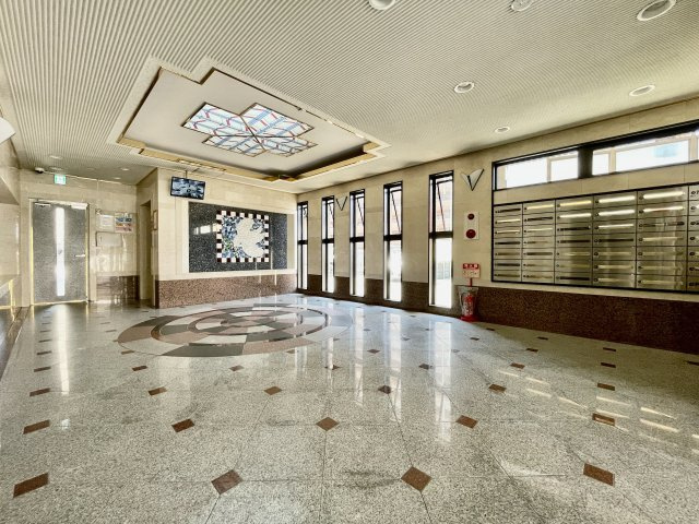 アンピール比恵南のエントランス