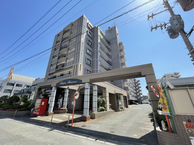 アンピール比恵南の外観