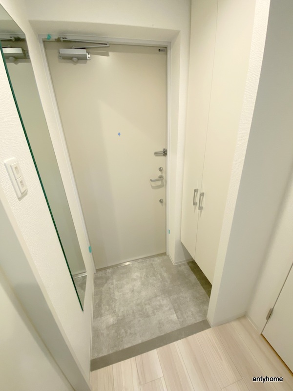 セレニテ天満橋アリア　仲介手数料無料の玄関