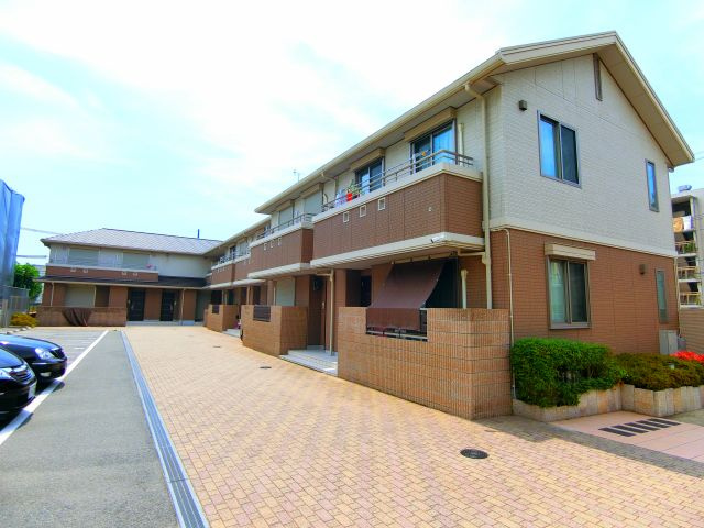 シャーメゾン泉ヶ丘の外観