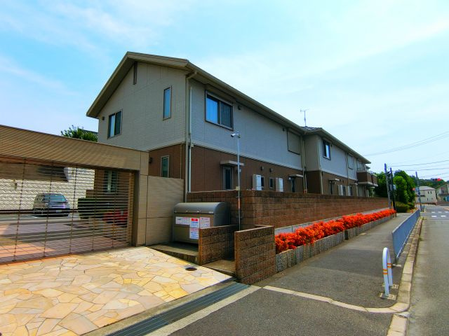 シャーメゾン泉ヶ丘の外観