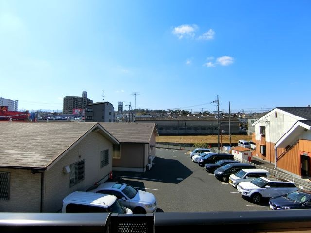 マーベラスの駐車場