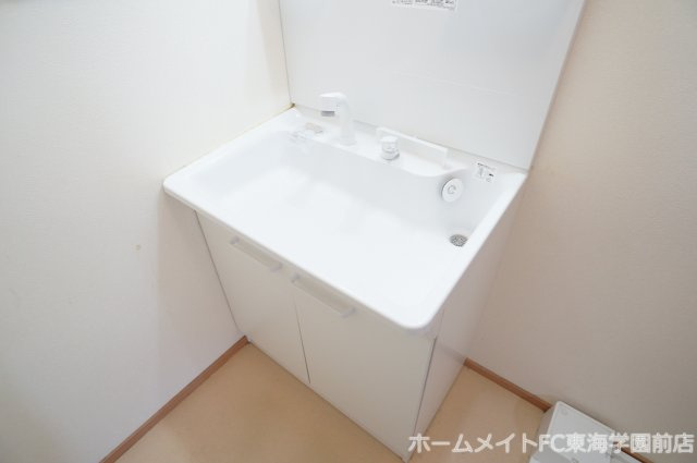 熊本市中央区水前寺公園のアパートの洗面所