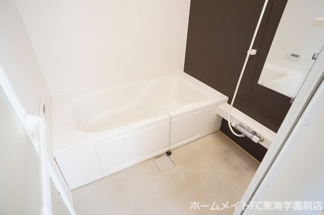 熊本市中央区水前寺公園のアパートの浴室