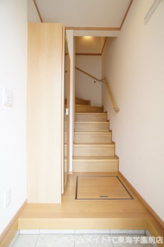 熊本市中央区水前寺公園のアパートの玄関