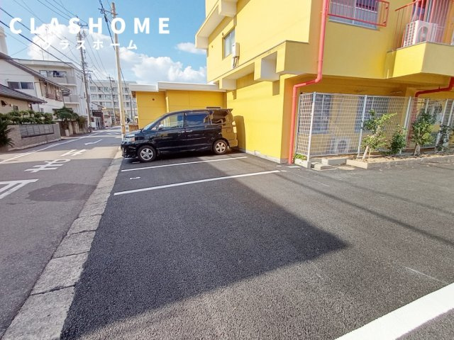 池端レジデンス　　　刈谷市近郊の賃貸はクラスホーム　　　の駐車場