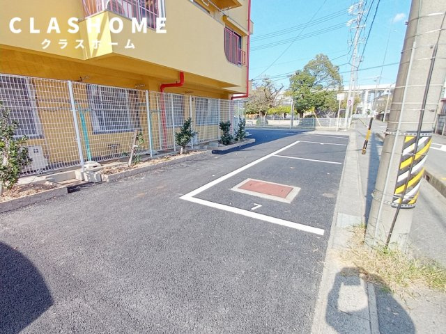 池端レジデンス　　　刈谷市近郊の賃貸はクラスホーム　　　の駐車場